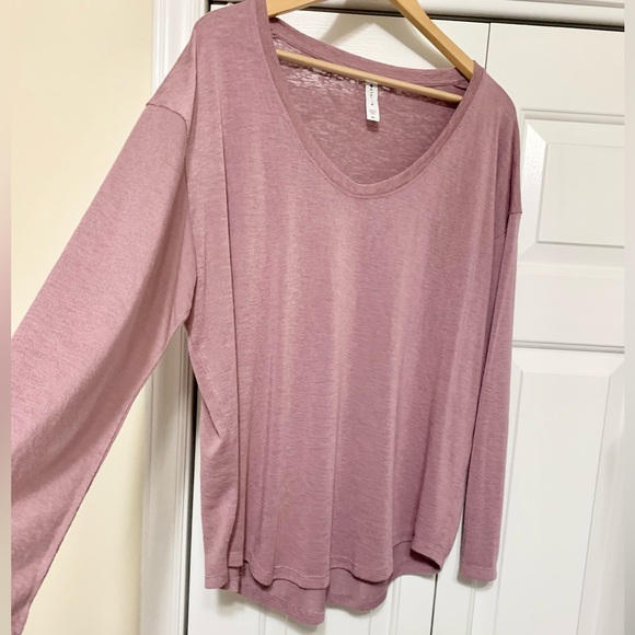 Athleta Long Sleeve V Neck Tee - Light Purple - XL - 16/18 - Picture 2 of 7